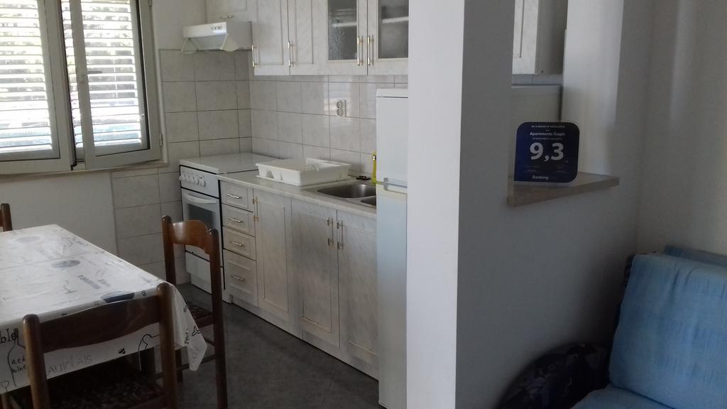 Apartments Gugic Prigradica Exterior photo